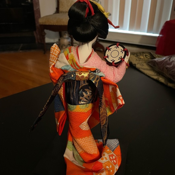 Vintage Geisha Girl in traditional Clothing - Picture 7 of 7